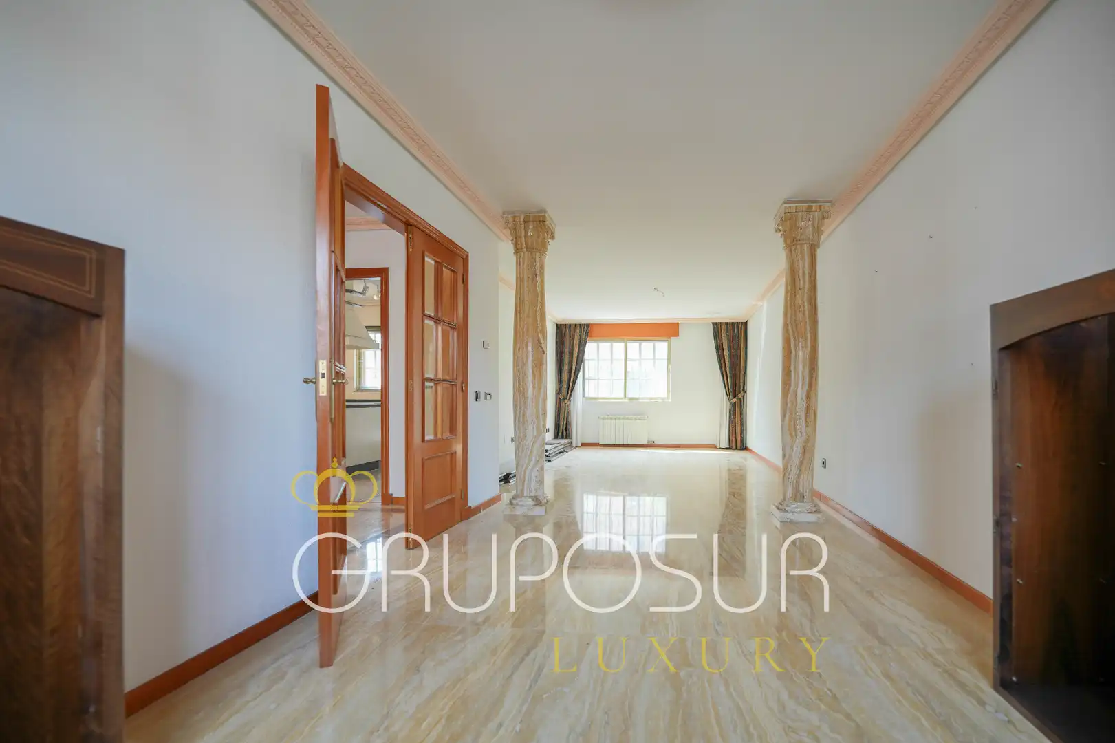 Sala d'estar de Casa adosada en venda en Laguna de Duero amb Calefacció, Jardí privat i Parquet