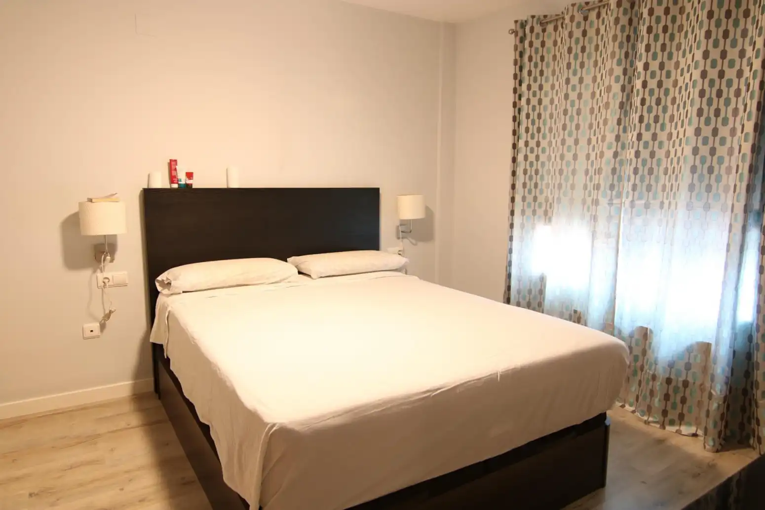 Habitación de Casa adosada en venta en Plaza Xúquer