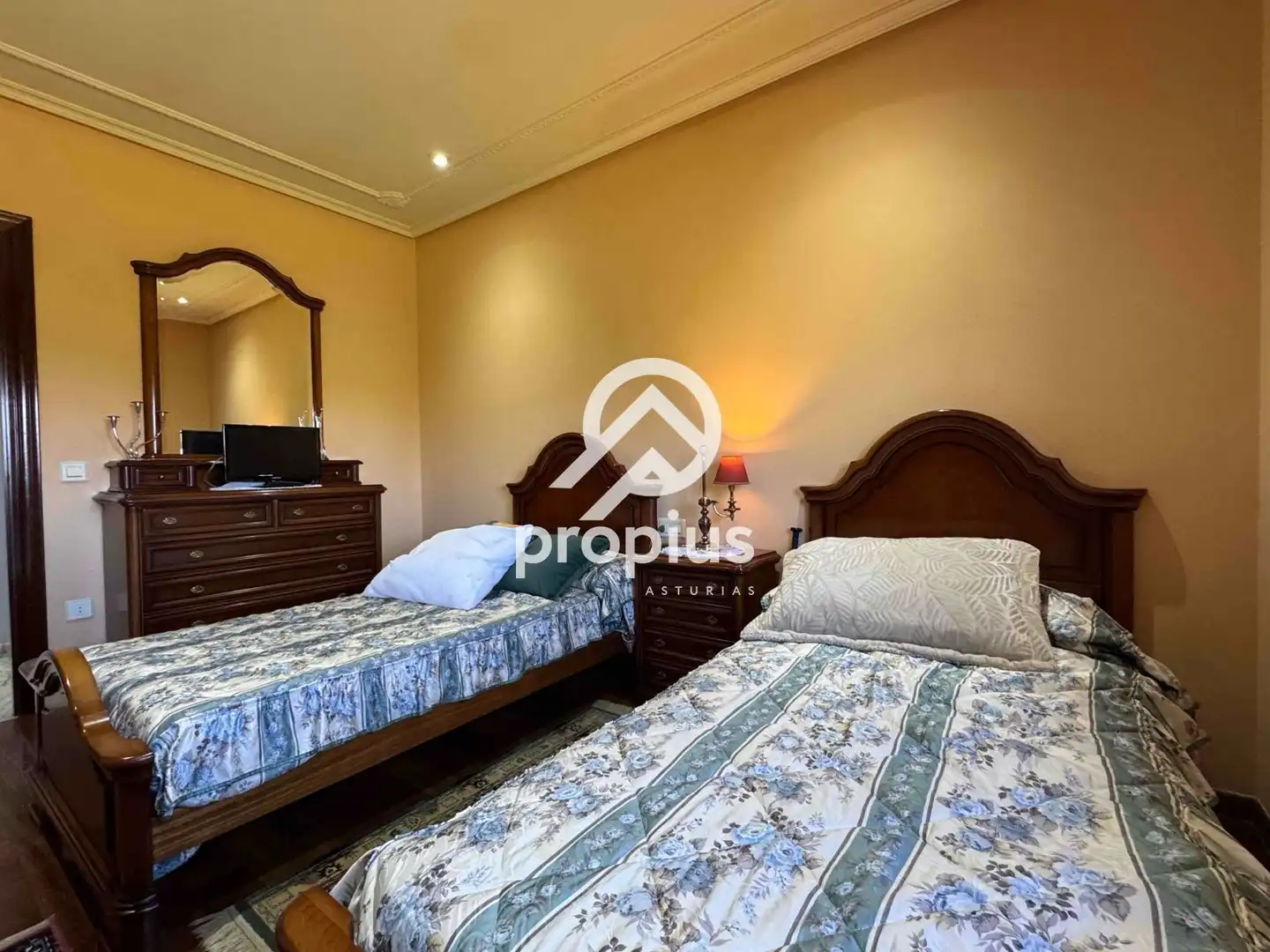 Habitación de Casa o chalet en venta en Avilés con Calefacción, Jardín privado y Parquet