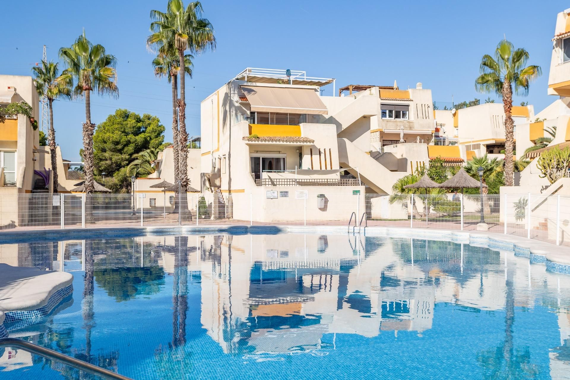 Piscina de Apartament de lloguer en  Valencia Capital amb Aire condicionat, Calefacció i Terrassa