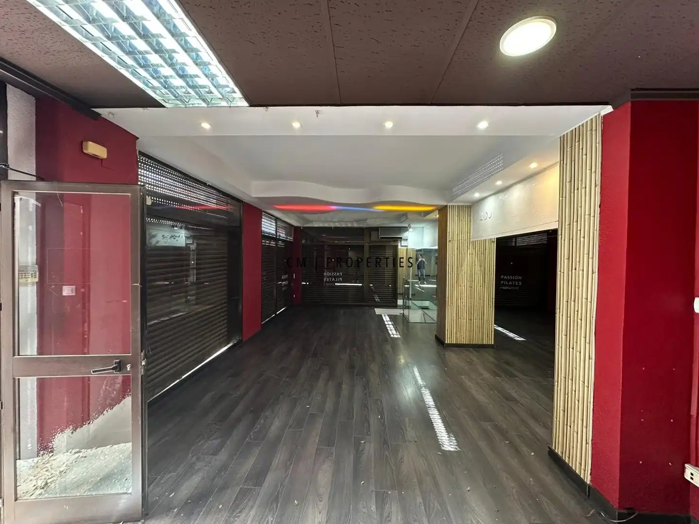 Commercial properties for sale in Valencia  with Air Conditioner