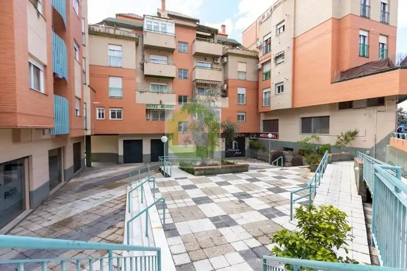 Vista exterior de Àtic en venda en Granada