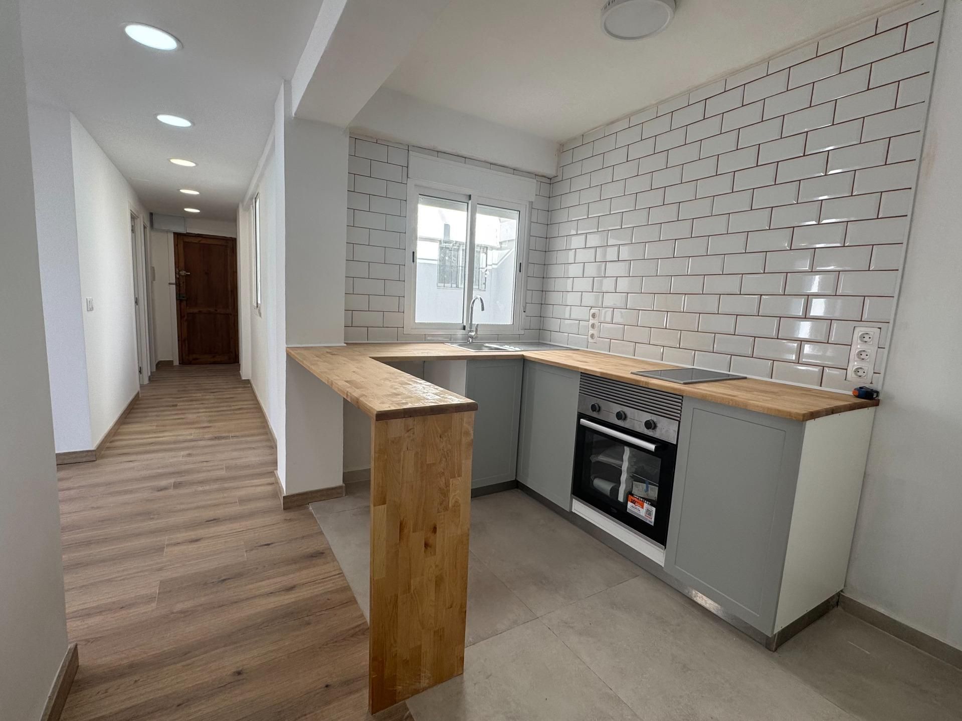 Kitchen of Flat for sale in  Valencia Capital  with Balcony and Jacuzzi