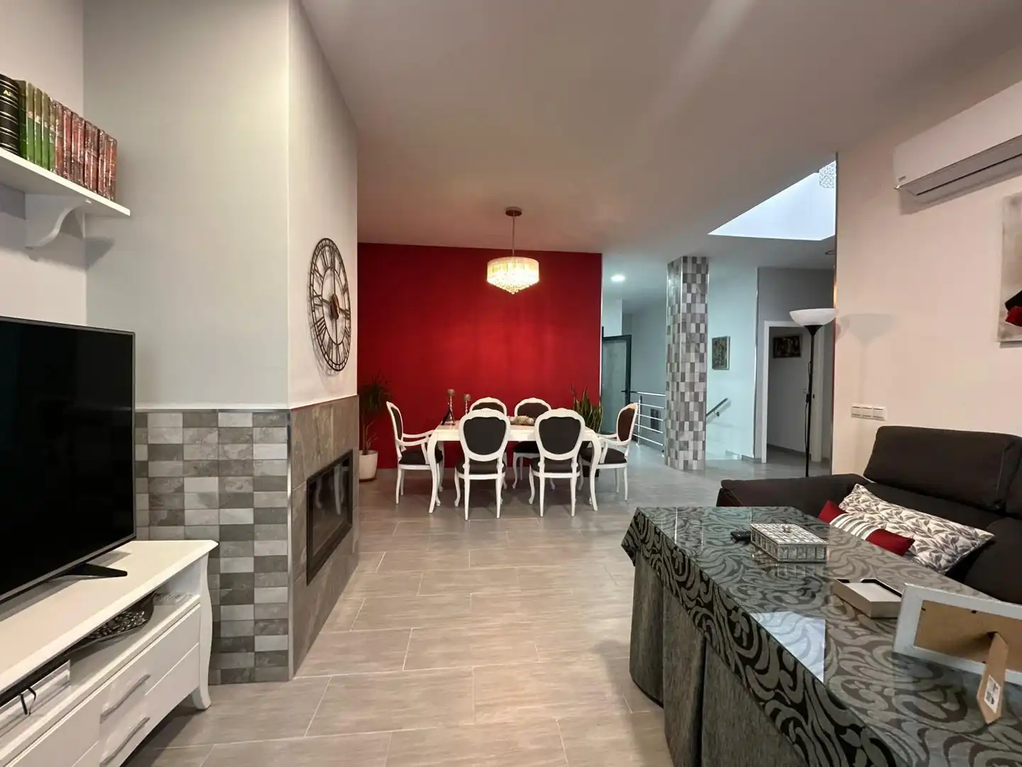 Menjador de Casa o xalet en venda en Vélez-Málaga amb Aire condicionat, Calefacció i Jardí privat