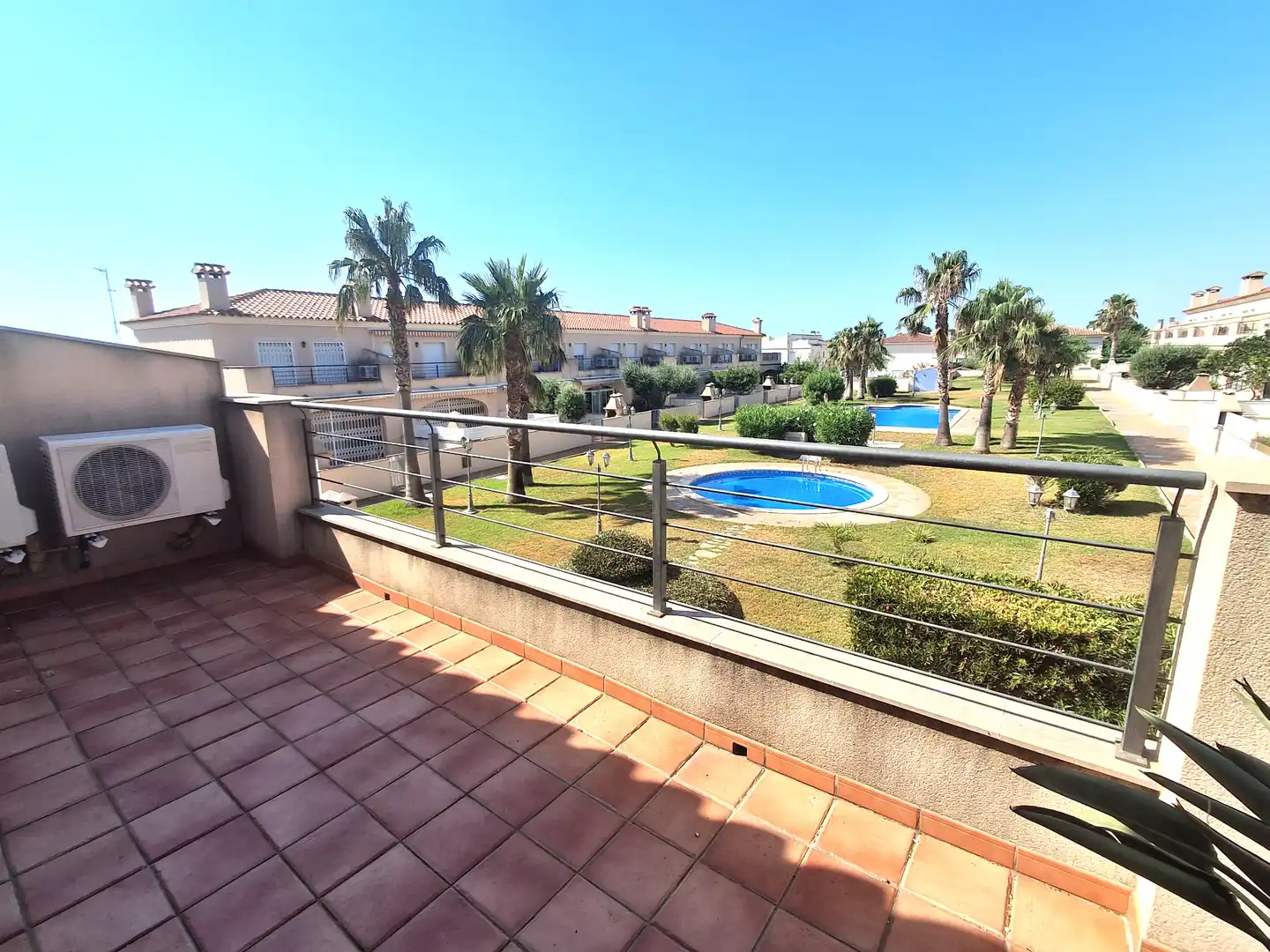 Terrassa de Casa adosada en venda en Mont-roig del Camp amb Aire condicionat, Jardí privat i Terrassa