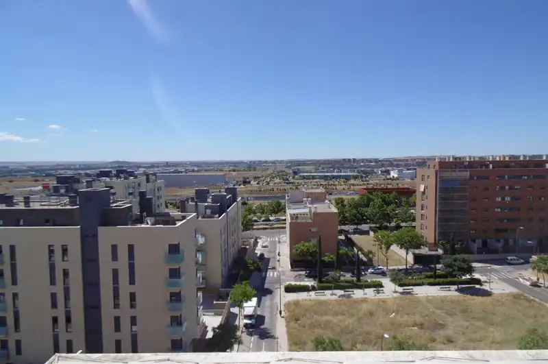 Vista exterior de Àtic de lloguer en Madrid amb Aire condicionat, Calefacció i Jardí privat