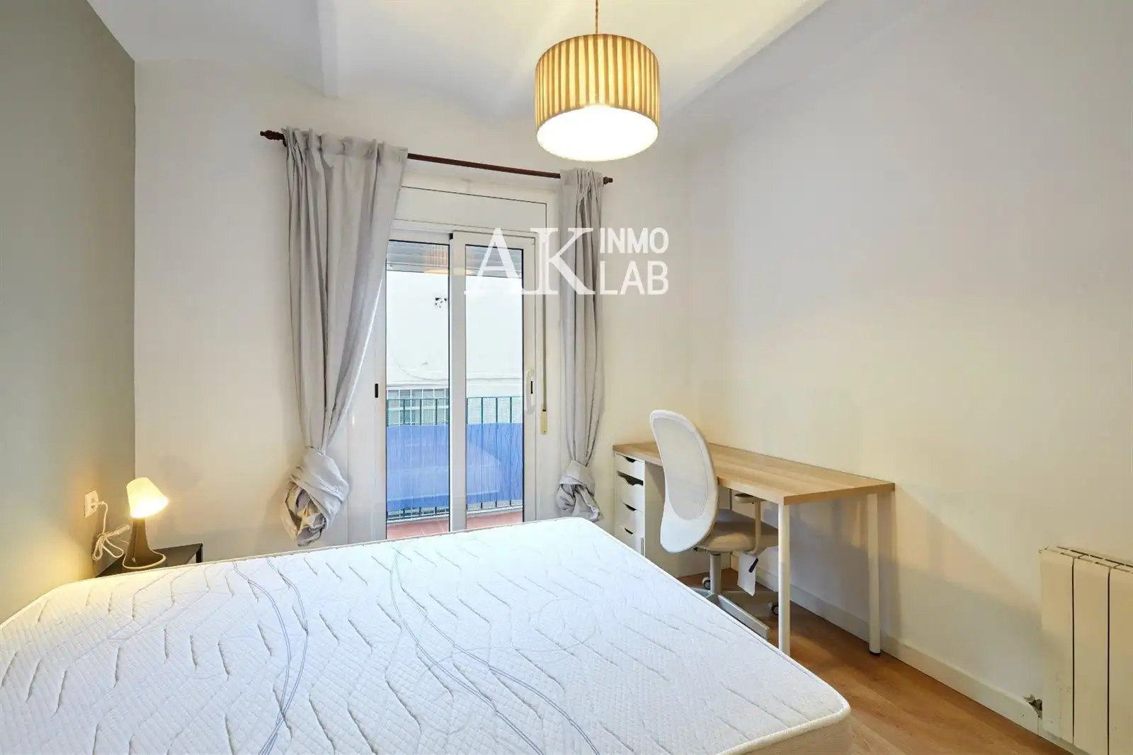 Bedroom of Apartments for sale in Barcelona  with Air Conditioner, Terrace and Furnished