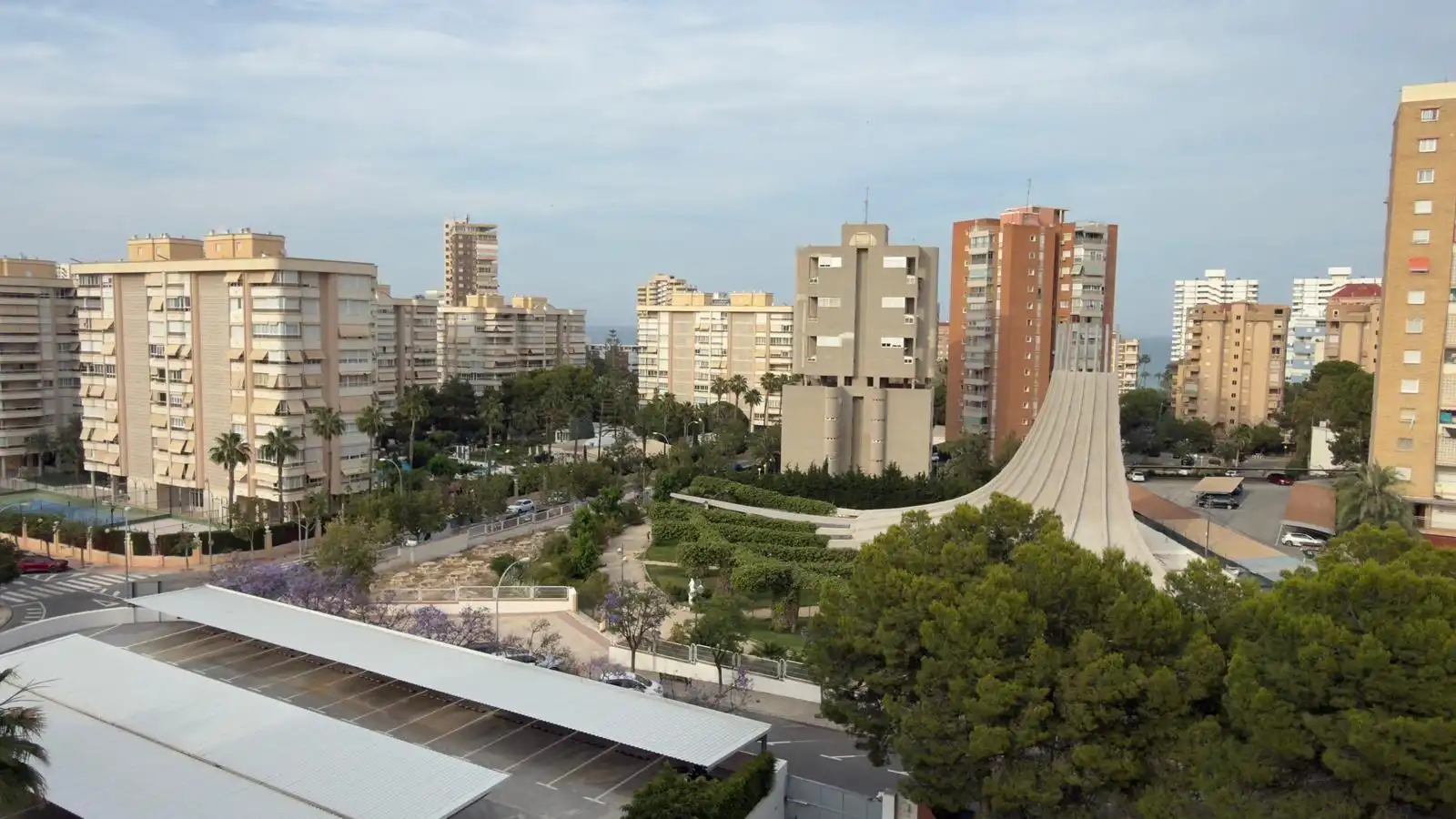 Außenansicht von Wohnung zum Verkauf in Alicante / Alacant mit Klimaanlage, Heizung und Privatgarten