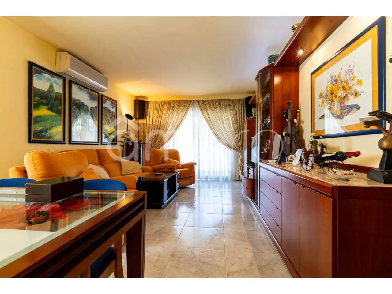 Wohnzimmer von Wohnung zum Verkauf in Vilanova i la Geltrú mit Klimaanlage, Heizung und Terrasse