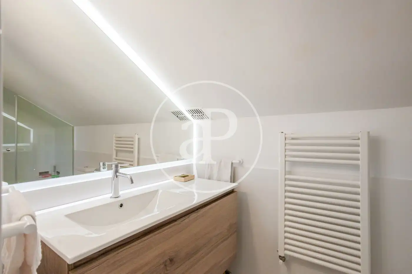 Baño de Casa o chalet en venta en Pozuelo de Alarcón con Aire acondicionado, Calefacción y Jardín privado