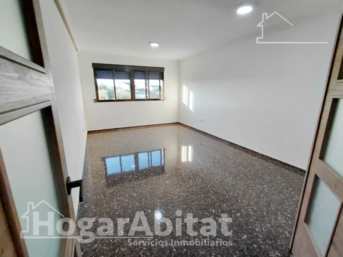 Piso con ascensor en venta en Calle JUAN DE JUANES, imagen 2