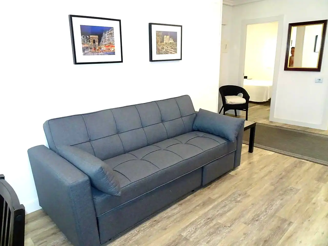 Living room of Flat for rent in Gijón   with Heating, Parquet flooring and Furnished