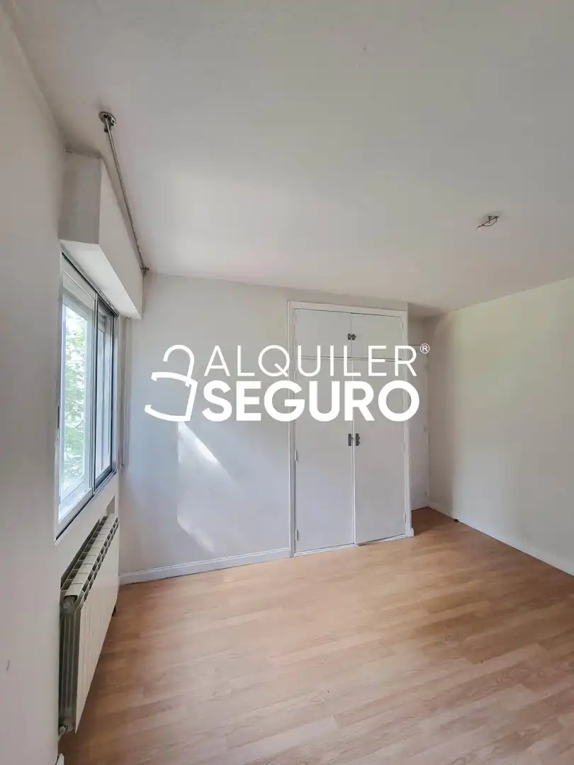 Habitación de Piso de alquiler en Collado Villalba con Calefacción, Terraza y Piscina