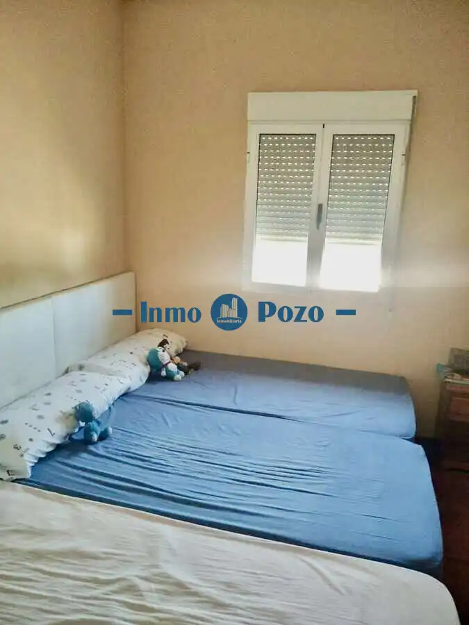 Bedroom of Houses for sale in Almendralejo  with Air Conditioner, Terrace and Storage room