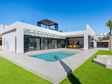 Casa amb piscina en venda a Algorfa