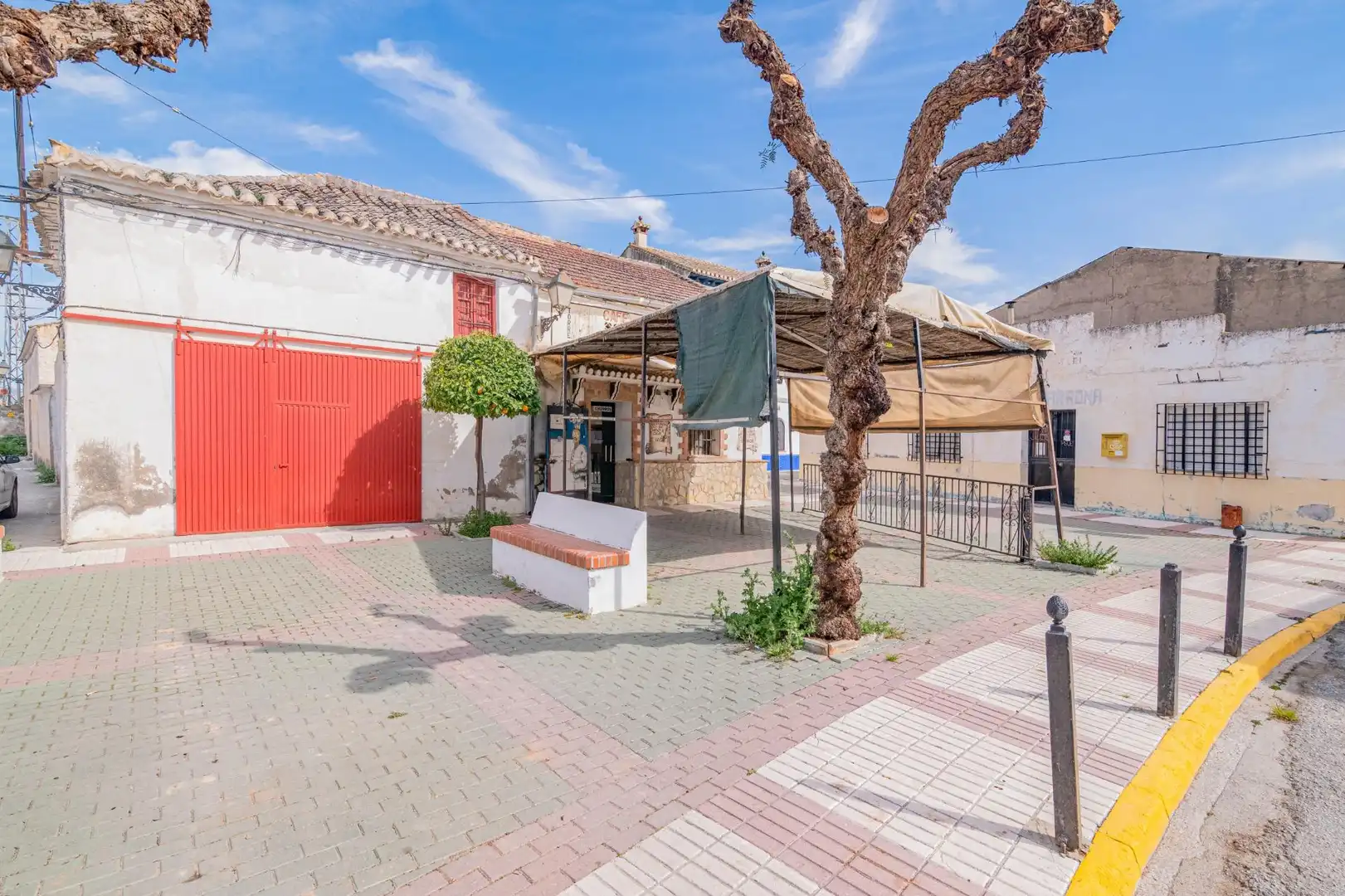 Vista exterior de Local en venta en Chauchina