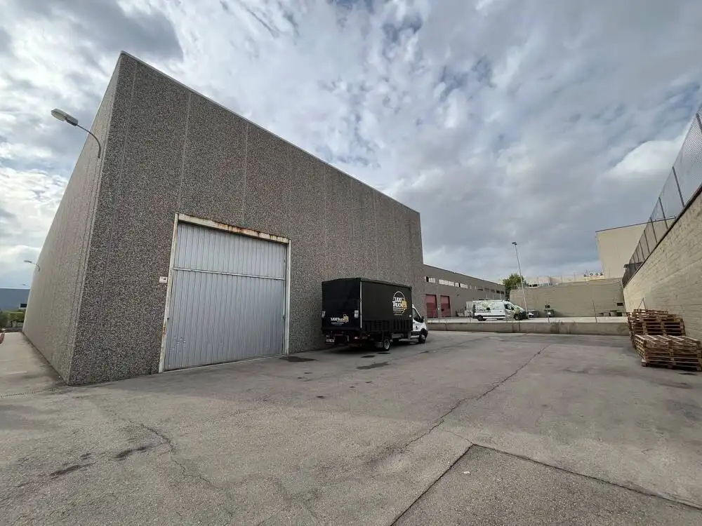 Exterior view of Industrial buildings for rent in Barberà del Vallès