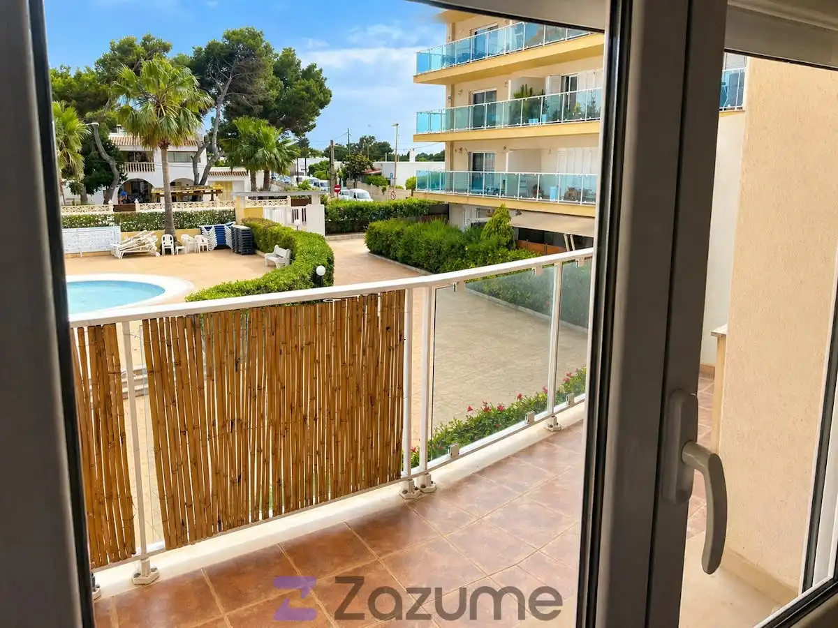 Terrasse von Wohnungen zur Miete in Santa Eulària des Riu mit Klimaanlage, Schwimmbad und Möbliert