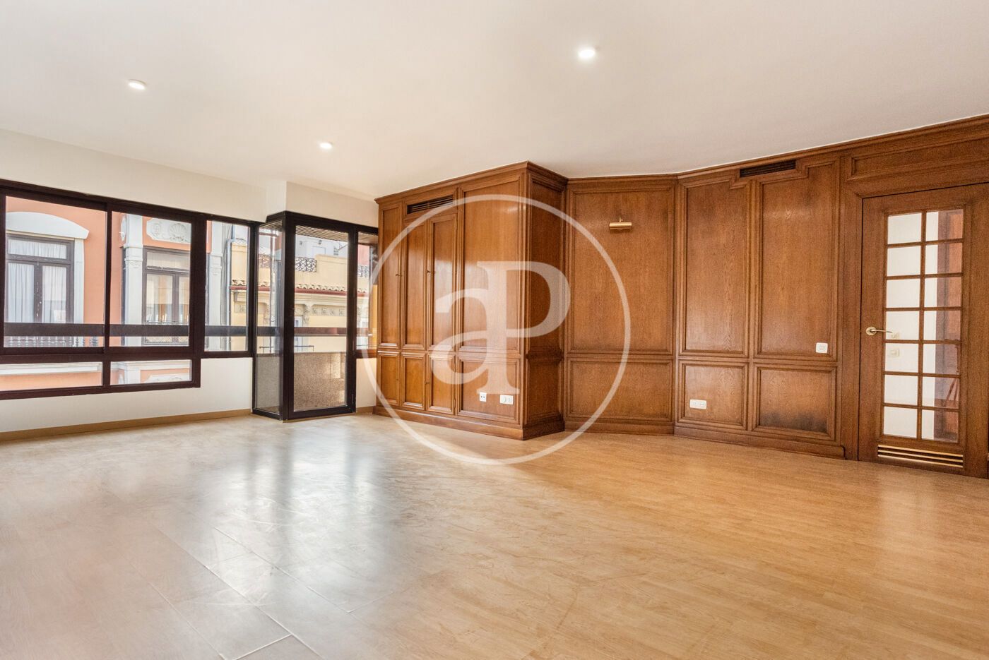 Exterior view of Flat to rent in  Valencia Capital  with Air Conditioner, Heating and Terrace