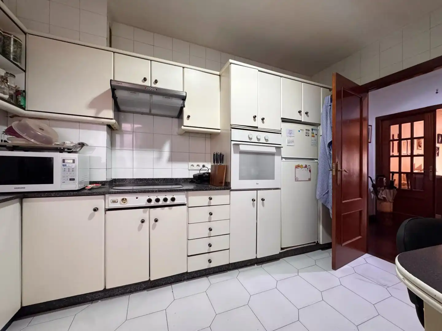 Cocina de Piso en venta en Pontevedra Capital  con Calefacción y Trastero