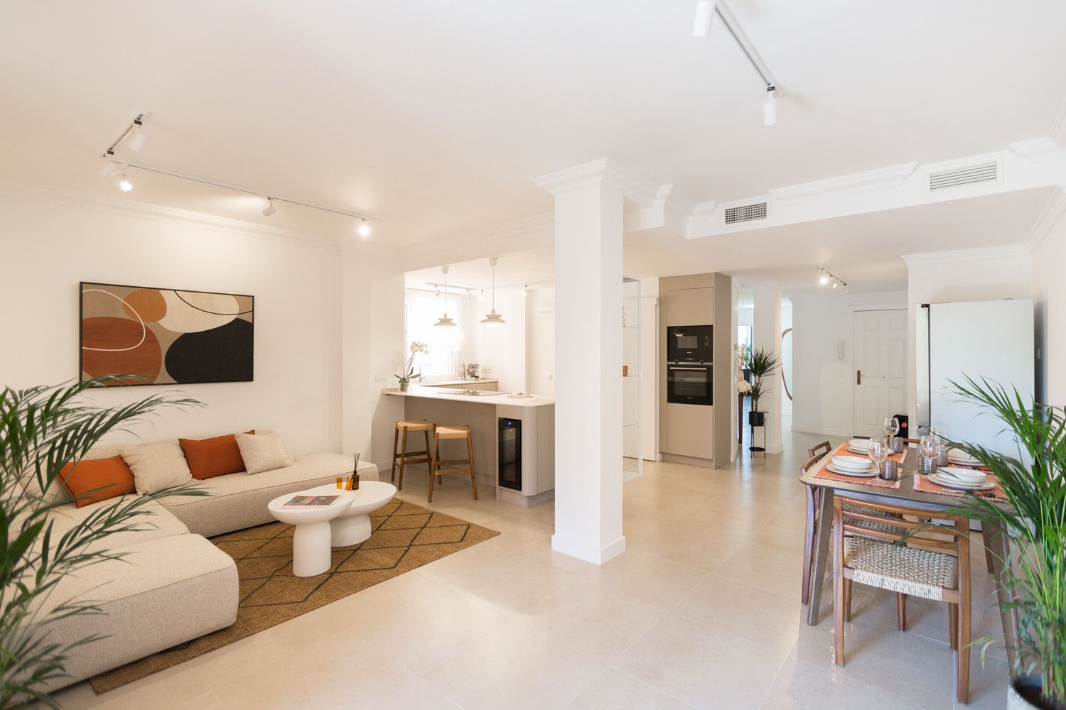 Living room of Apartment for sale in Estepona  with Air Conditioner, Terrace and Swimming Pool