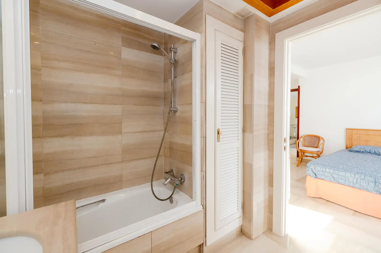 Baño de Ático en venta en Marbella con Aire acondicionado, Calefacción y Terraza