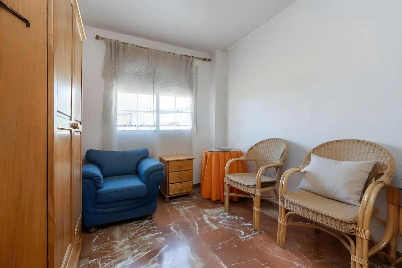 Bedroom of Flat for sale in Granada  with Air Conditioner, Terrace and Alarm