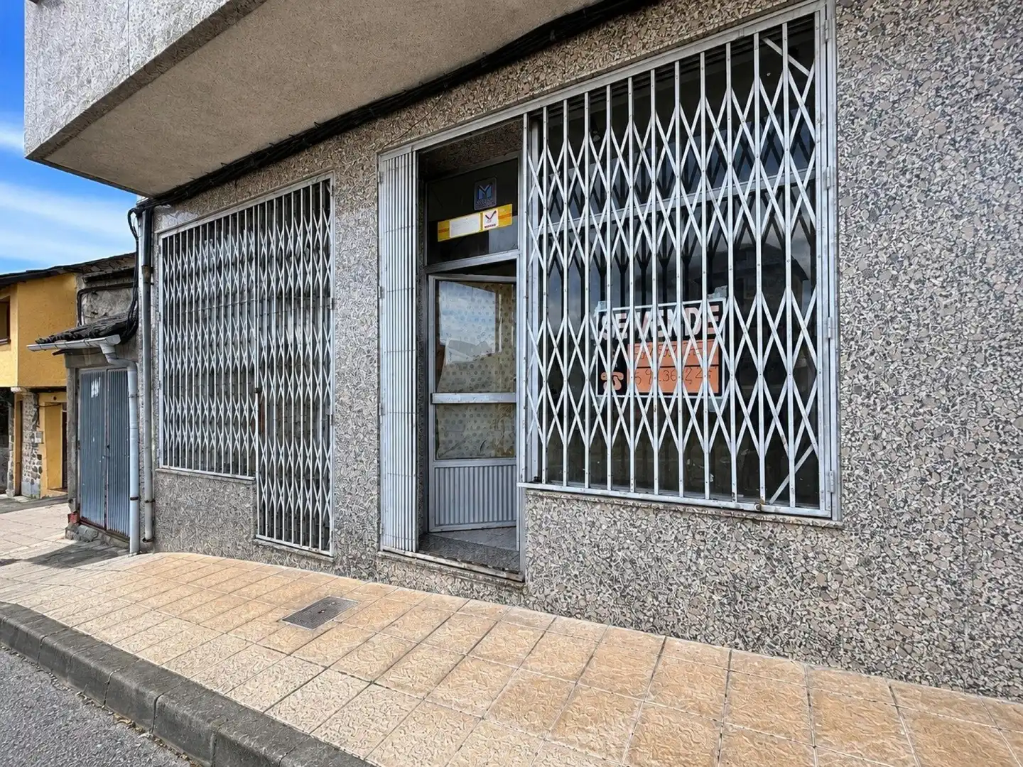 Gebäude zum Verkauf in Toreno