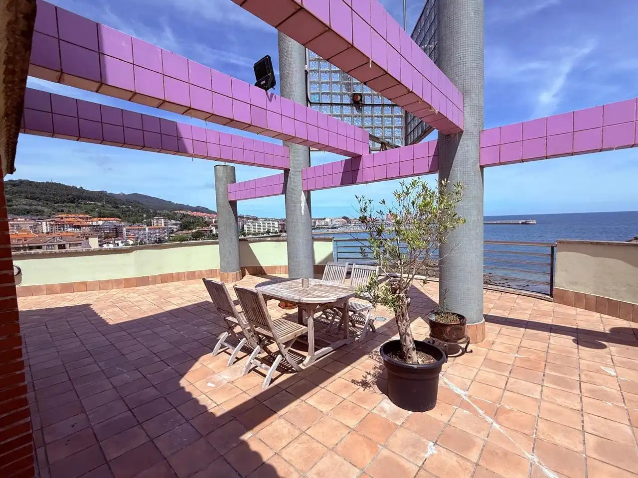 Terraza de Ático en venta en Castro-Urdiales con Calefacción, Parquet y Terraza