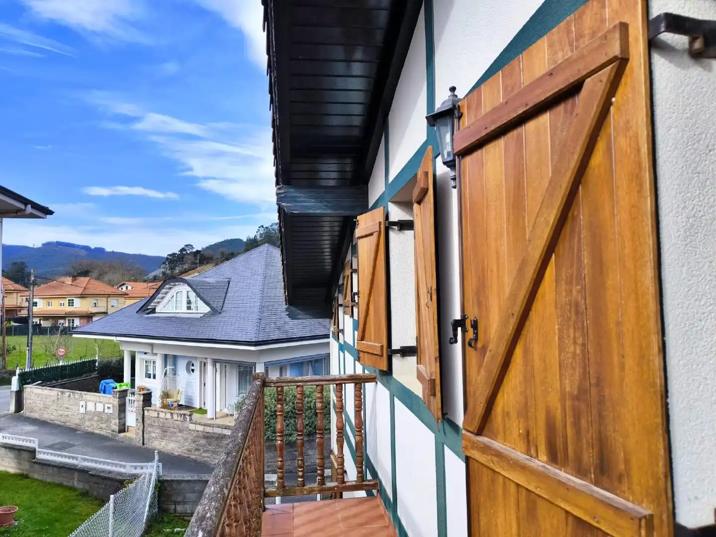 Vista exterior de Casa o xalet en venda en Castro-Urdiales