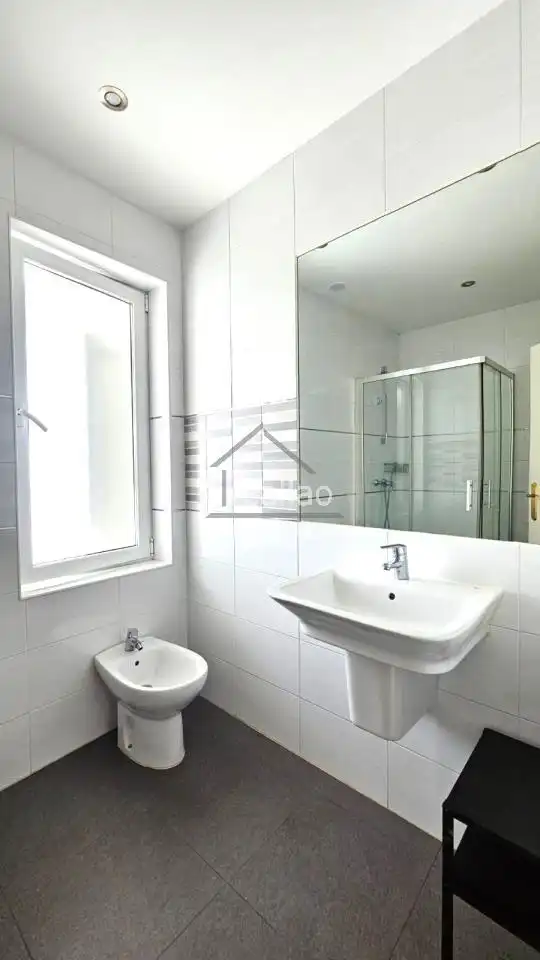 Bathroom of Flat for rent in Ferrol  with Heating and Storage room