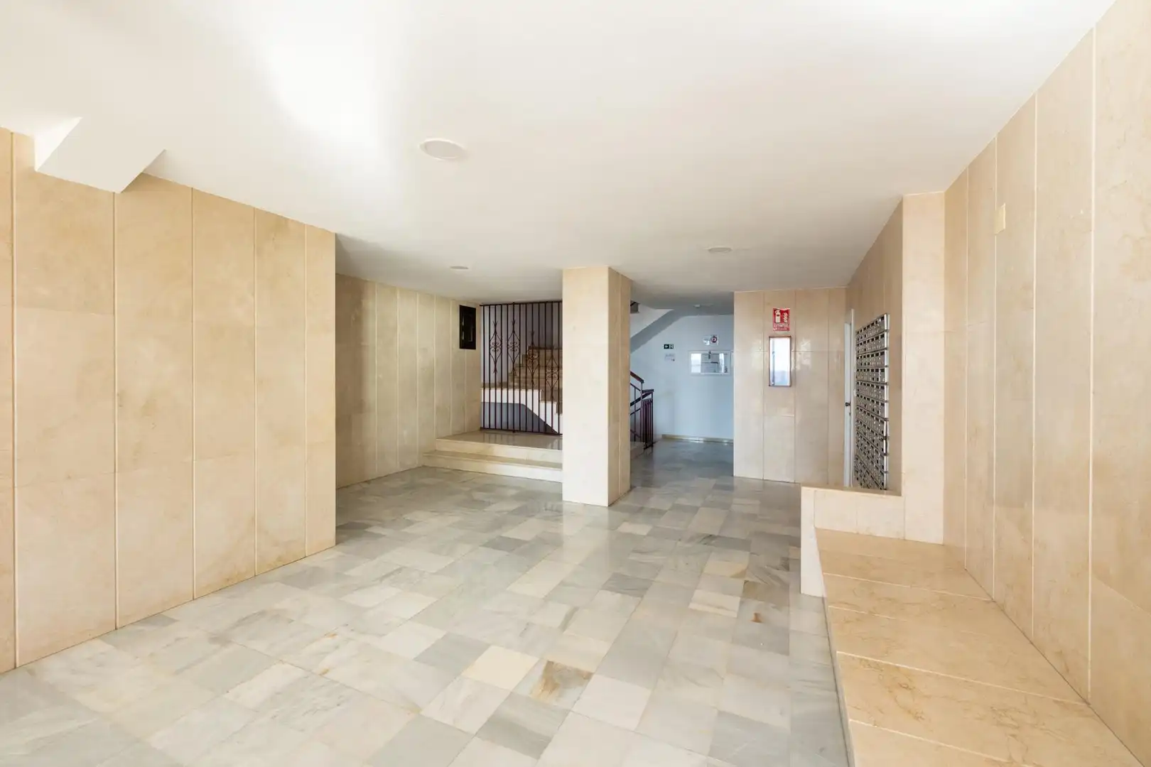 Piso en venta en Almuñécar con Calefacción, Terraza y Balcón