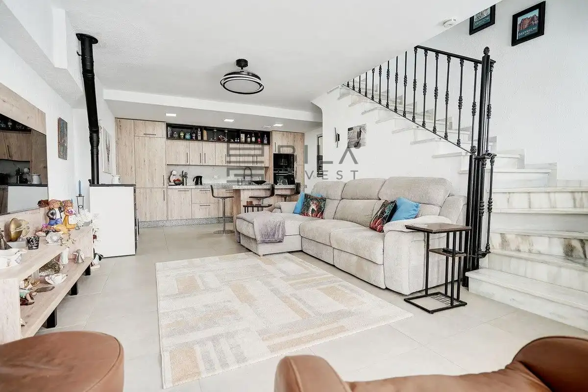Adosado con piscina en venta en Jade, imagen 9