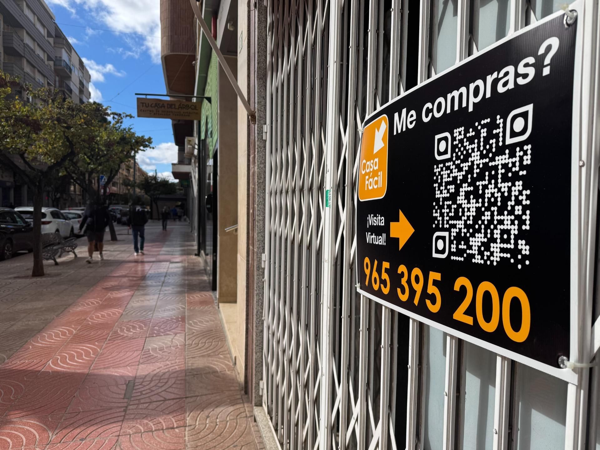 Vista exterior de Local en venda en Elda