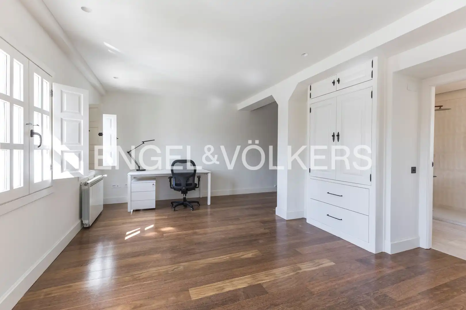 Vista exterior de Casa o xalet de lloguer en Madrid amb Aire condicionat, Calefacció i Jardí privat