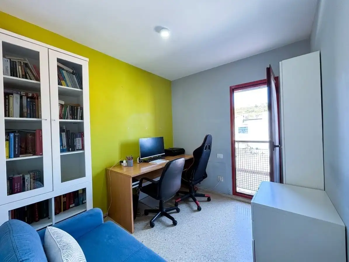 Einfamilien-Reihenhaus zum Verkauf in Las Palmas de Gran Canaria mit Terrasse und Abstellraum