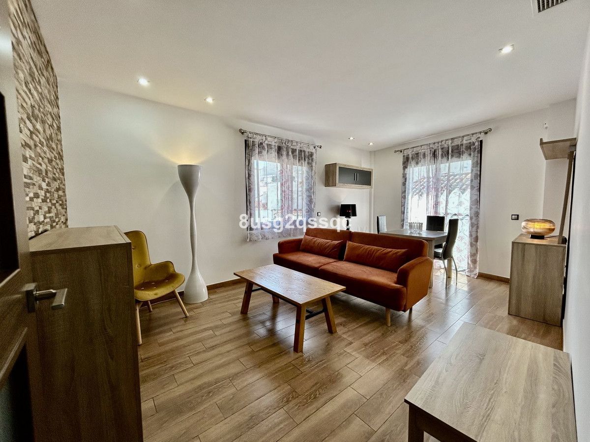 Sala d'estar de Àtic en venda en Istán