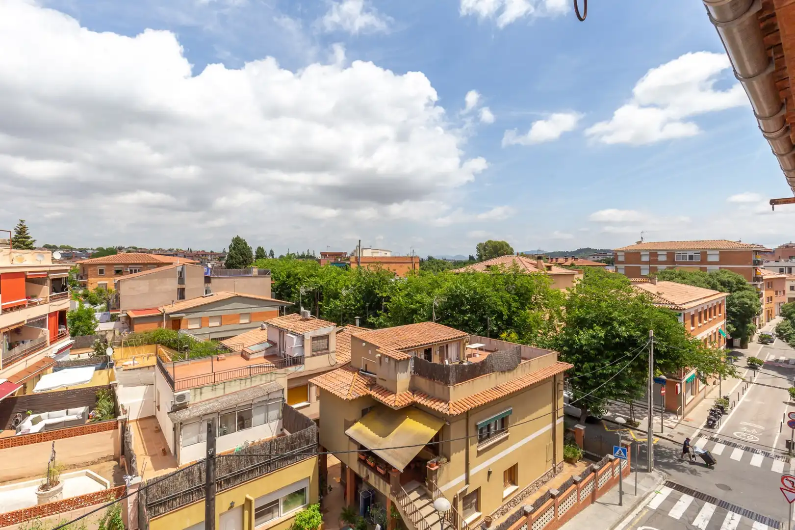 Vista exterior de Àtic en venda en Sant Cugat del Vallès amb Balcó