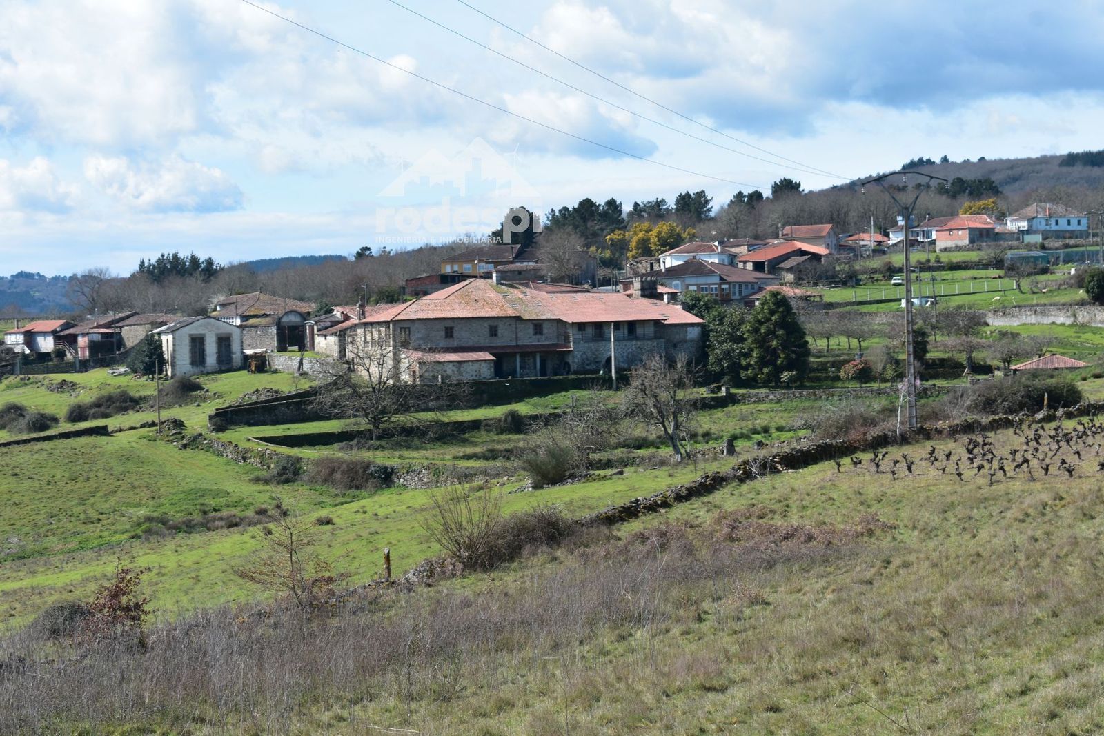 Exterior view of Building for sale in Pantón