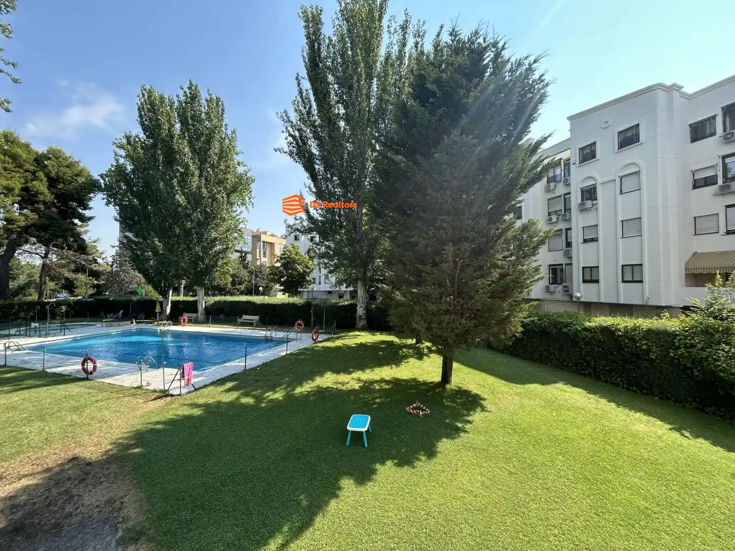 Swimming pool of Flat for rent in Madrid  with Heating, Terrace and Storage room