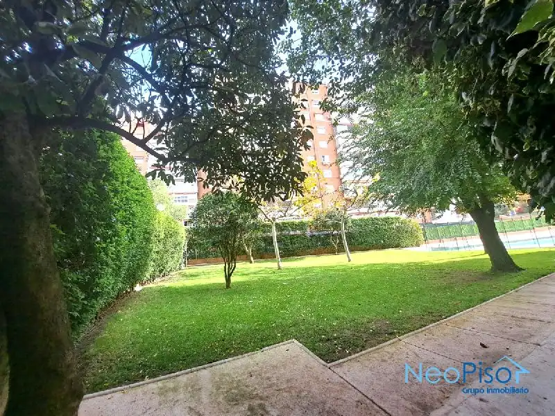 Jardín de Piso en venta en Alcorcón con Piscina comunitaria