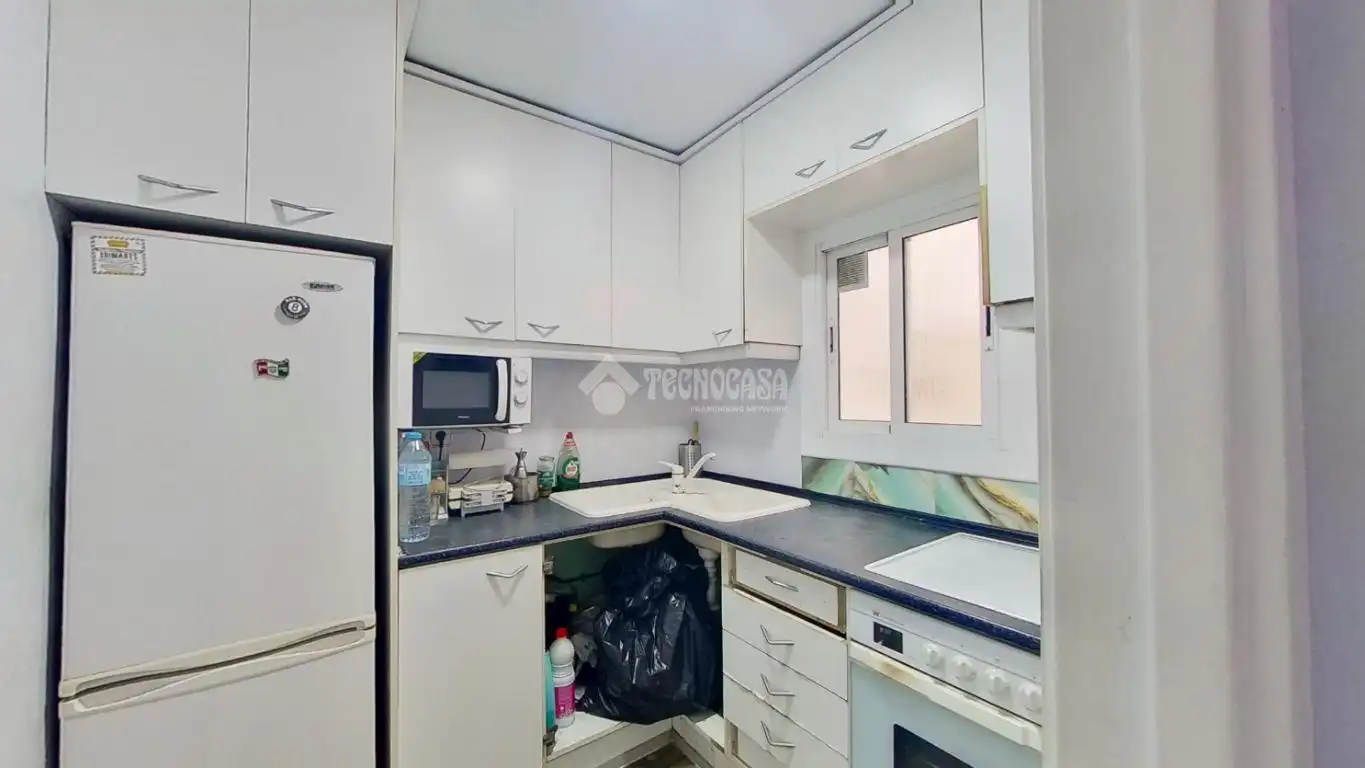 Cocina de Piso en venta en Barberà del Vallès con Parquet y Terraza
