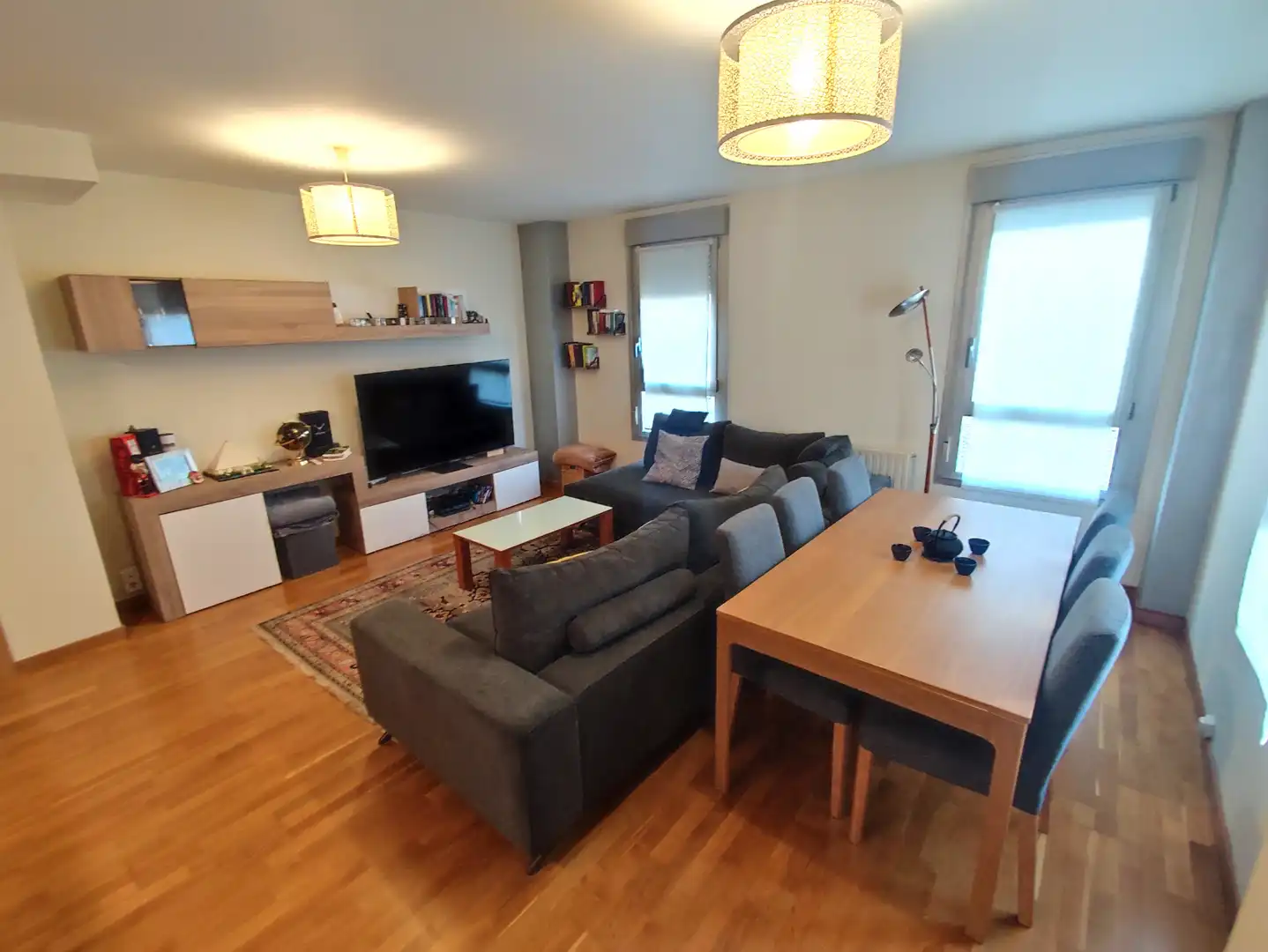 Sala de estar de Piso en venta en Vitoria - Gasteiz con Calefacción, Terraza y Amueblado