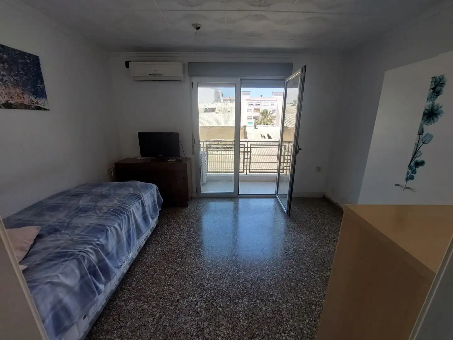 Bedroom of Flat for sale in Valencia  with Air Conditioner, Terrace and Furnished