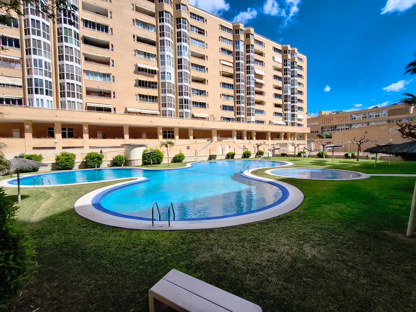 Piscina de Pis en venda en Alicante / Alacant amb Terrassa, Traster i Piscina comunitària