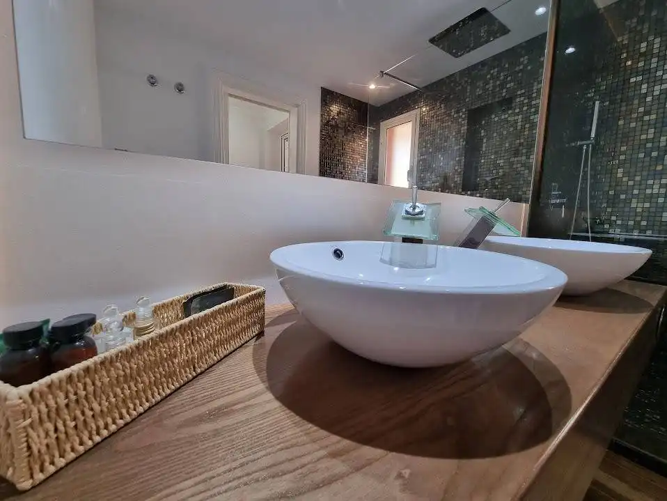 Badezimmer von Wohnungen zur Miete in San Bartolomé de Tirajana mit Klimaanlage, Privatgarten und Terrasse
