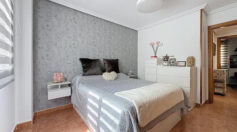 Foto 2 de Piso en venta en Calle Colonia Sta. Isabel, Haygon - Universidad, Alicante