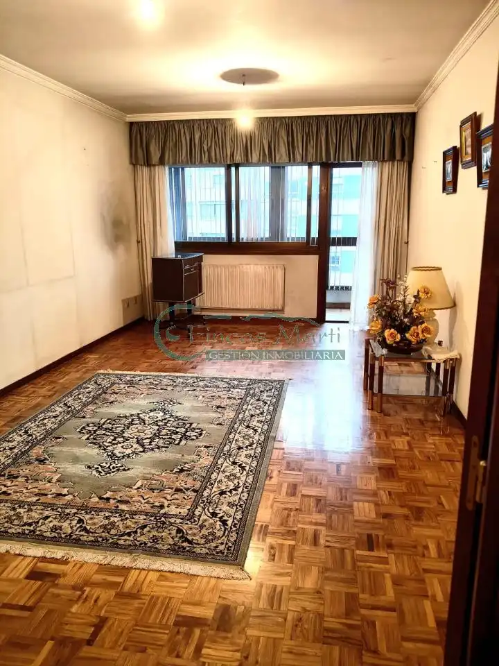 Sala de estar de Piso en venta en Vigo  con Calefacción, Parquet y Terraza