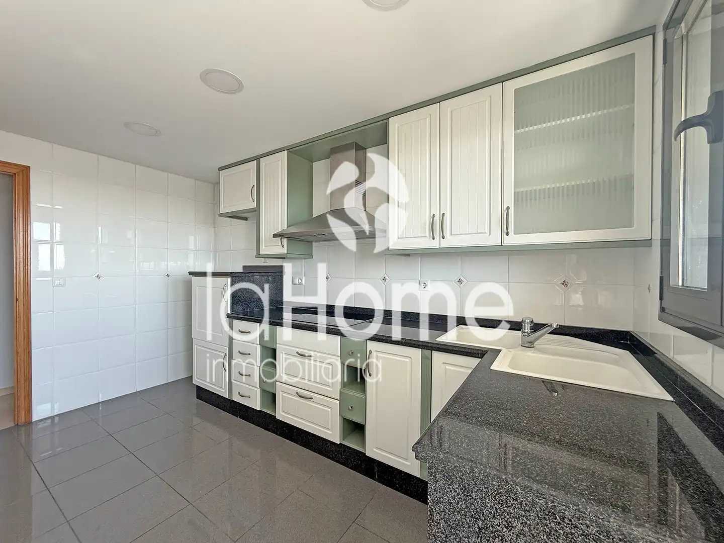 Cocina de Piso de alquiler en Valencia con Aire acondicionado, Calefacción y Terraza