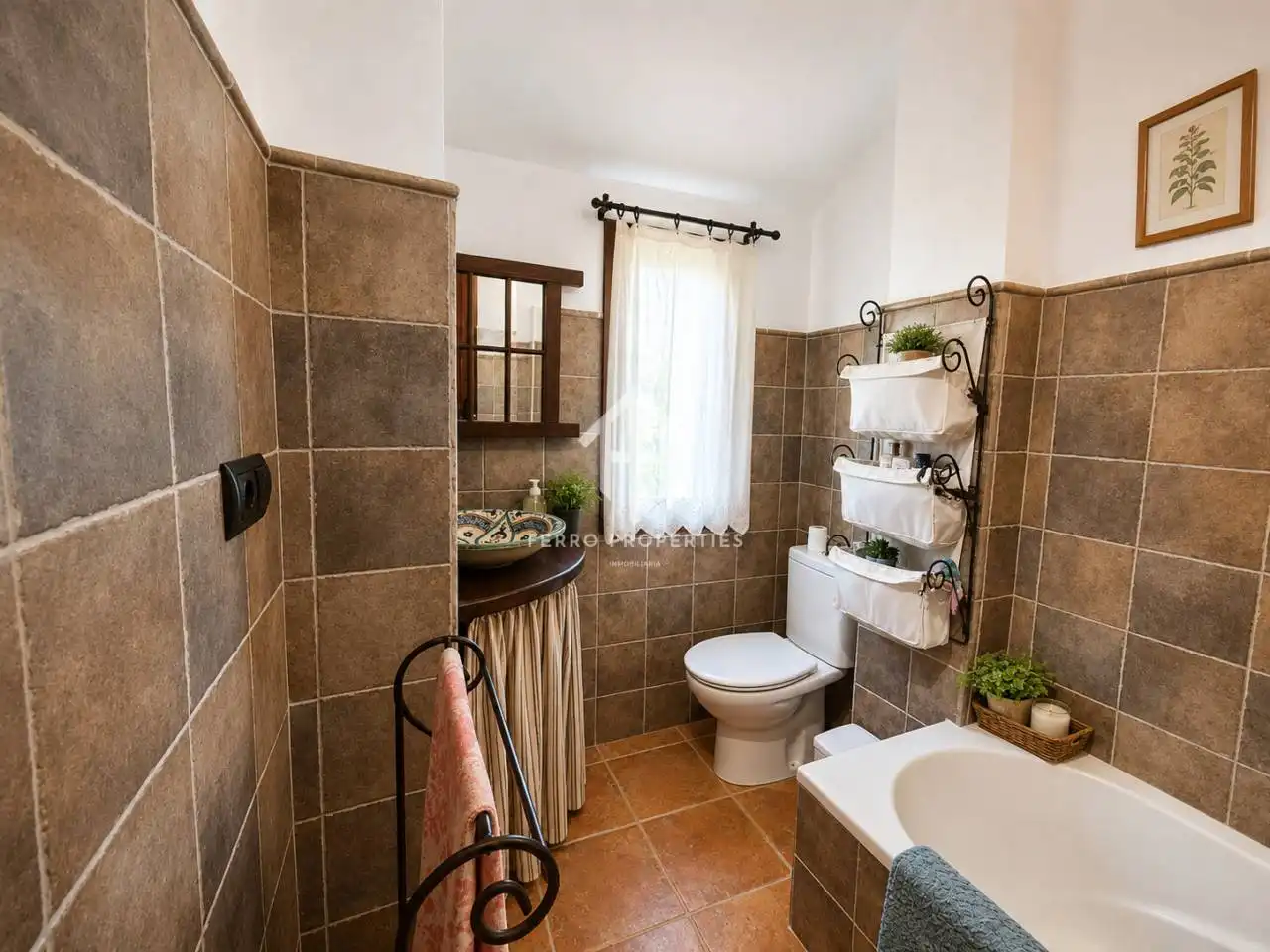 Bany de Casa o xalet en venda en Loja amb Jardí privat i Terrassa